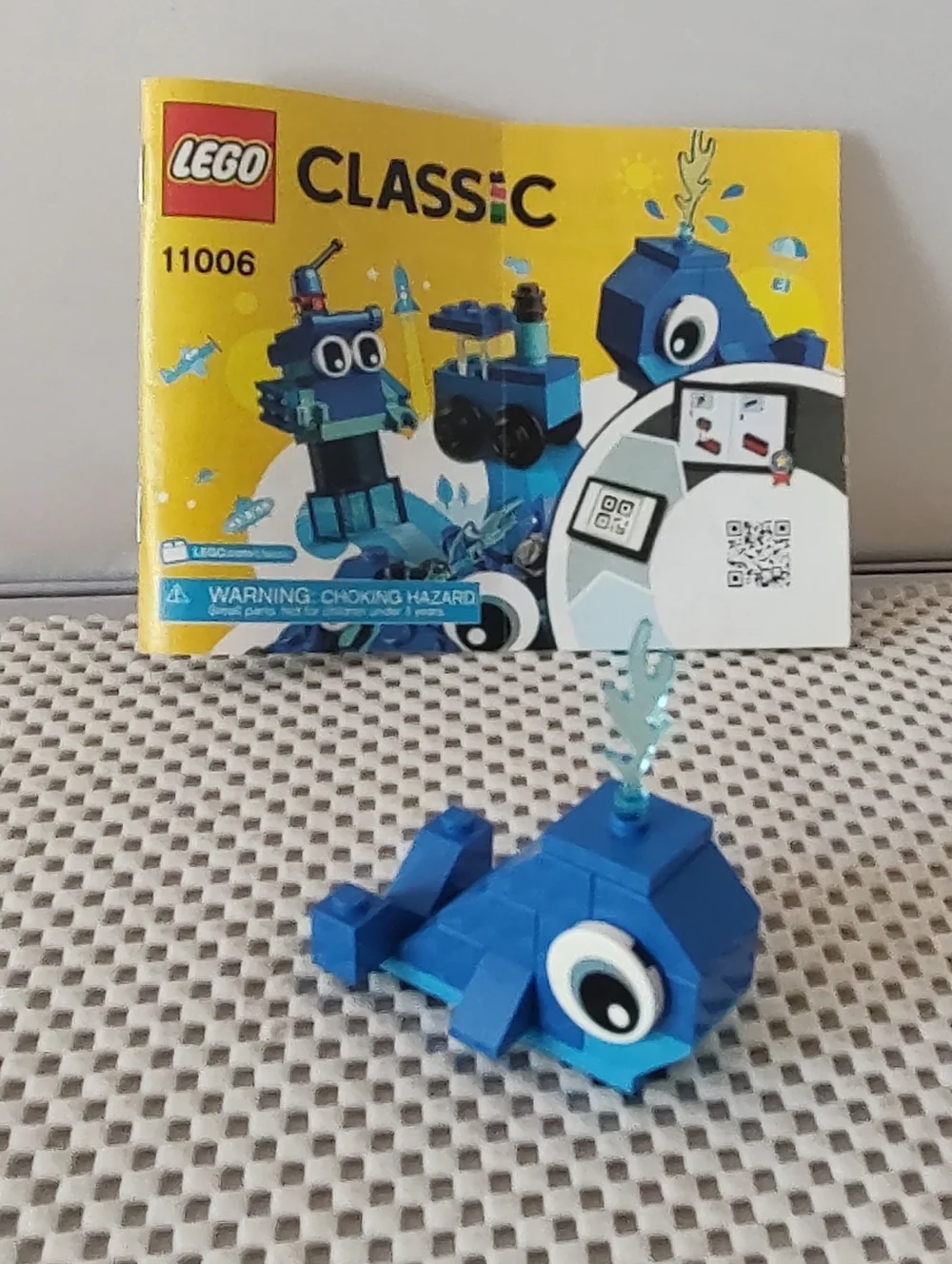 Lego Classic 11006 Creative Blue Bricks Robot Train Whale